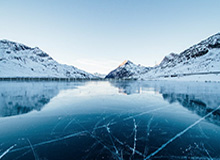 第一次挺进莹莹的身体里视频